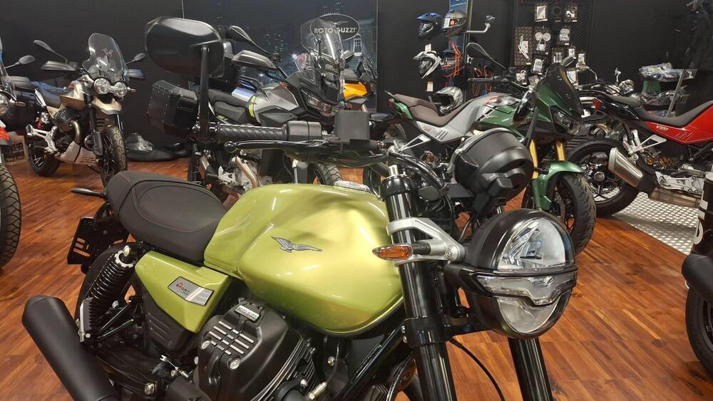 Moto Guzzi V7 Sport (2025) (2)