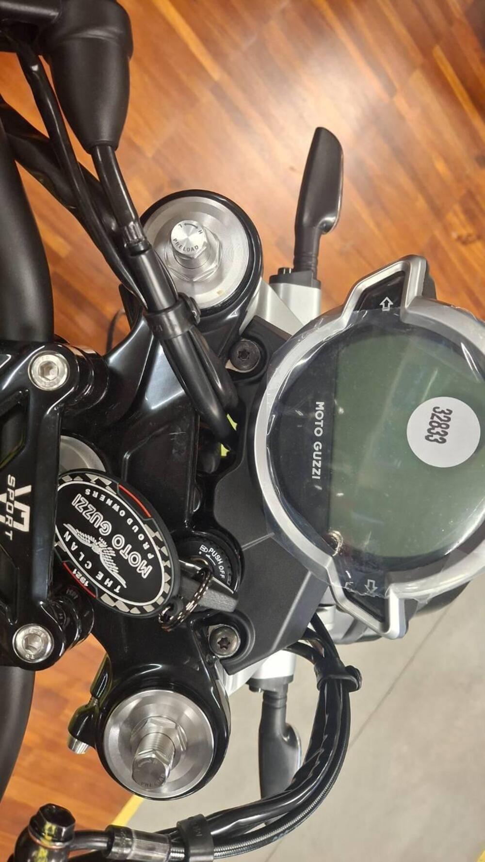 Moto Guzzi V7 Sport (2025) (6)