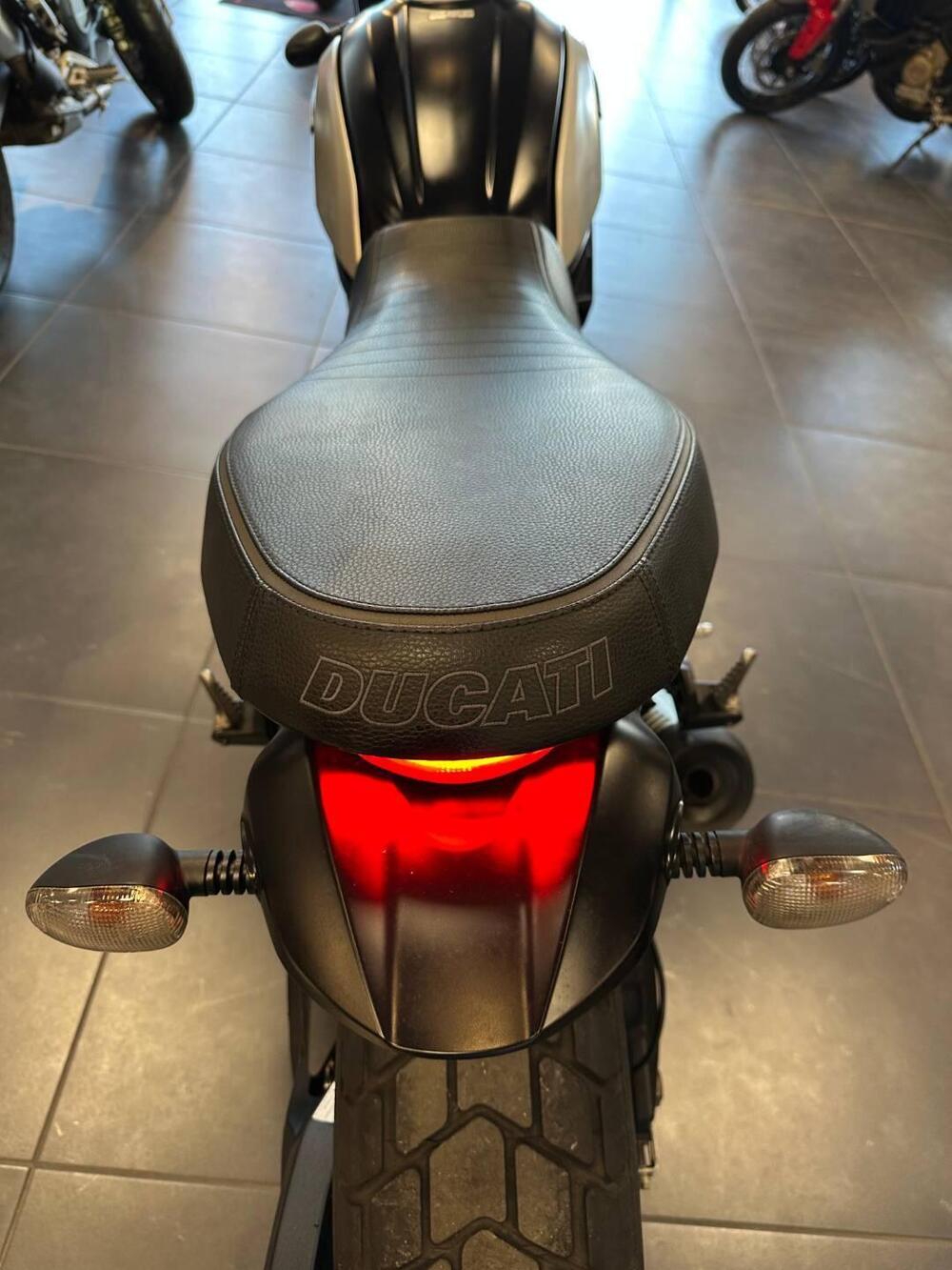 Ducati Scrambler 800 Icon Dark (2021 - 22) (16)
