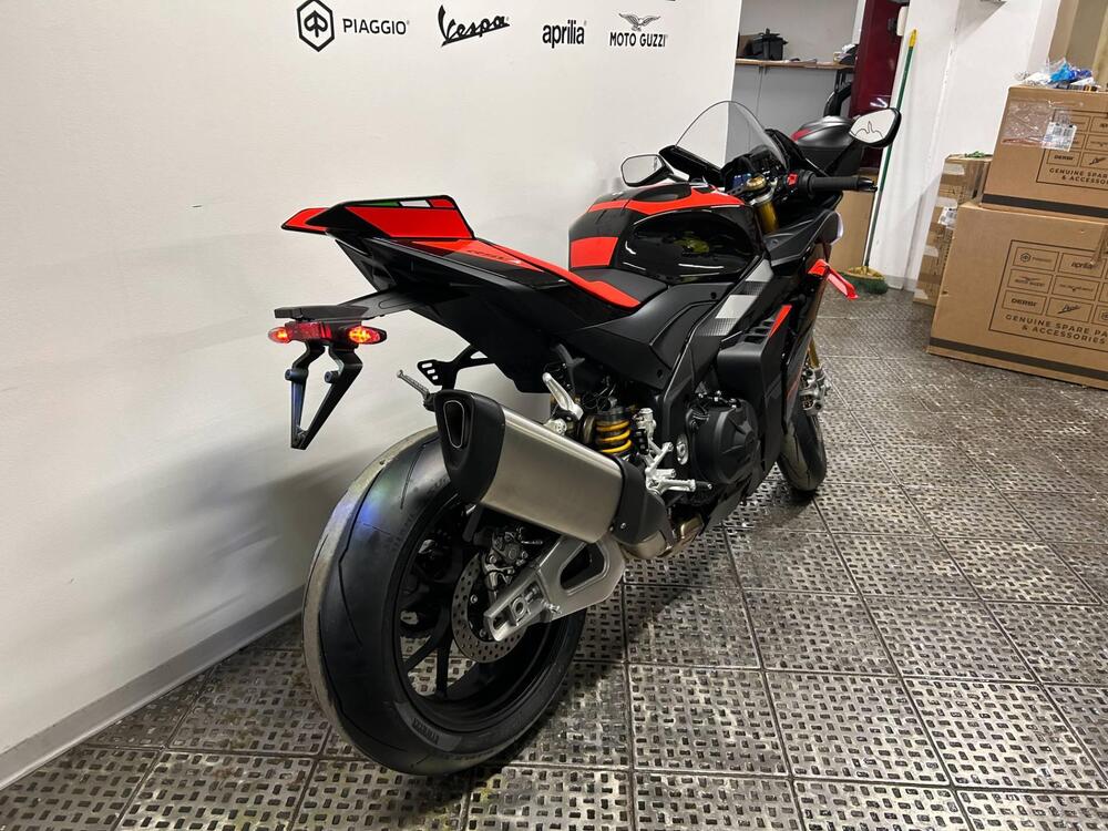Aprilia RSV4 1100 Factory (2025) (2)
