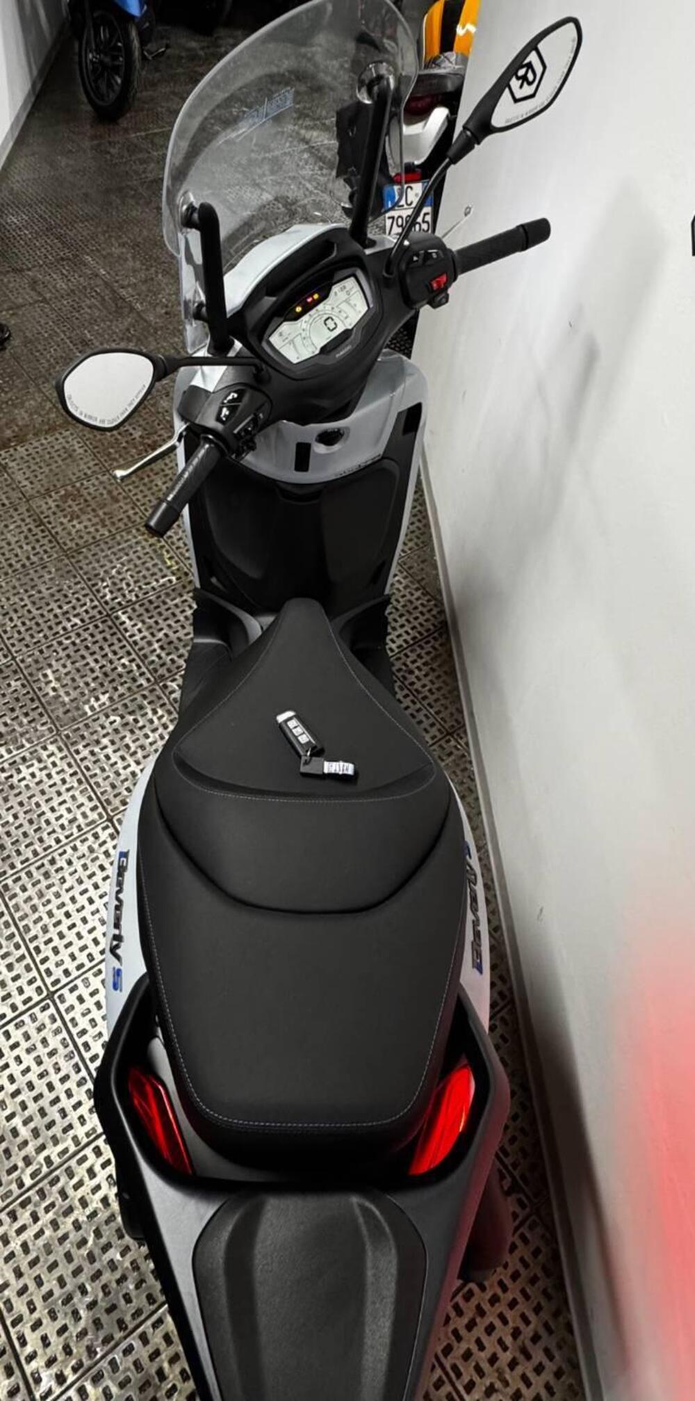 Piaggio Beverly 400 S (2025) (3)