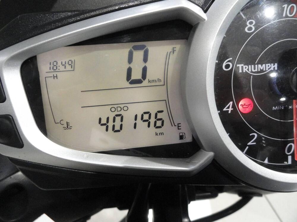 Triumph Speed Triple 1050 (2011 - 13) (13)