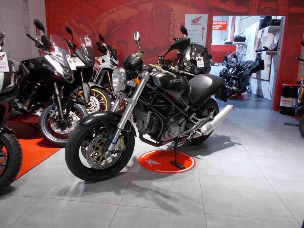 Ducati Monster 900 Dark I.E. (1999 - 02) (4)