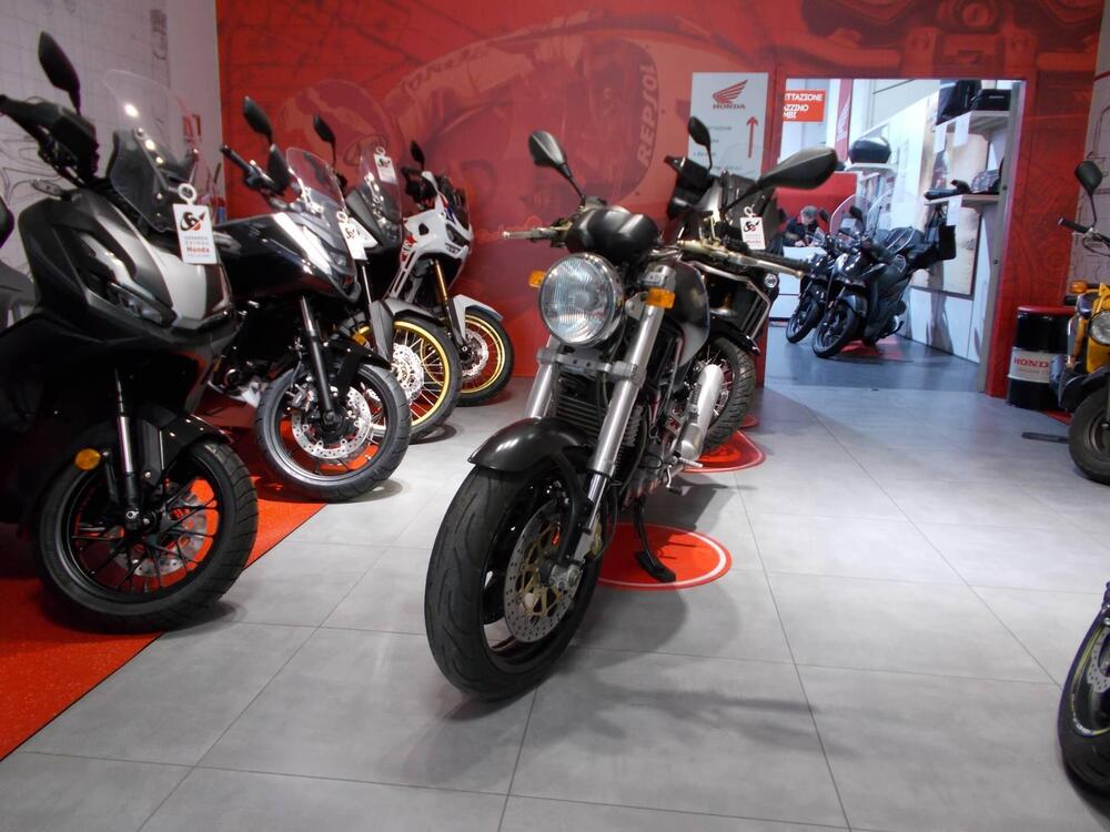 Ducati Monster 900 Dark I.E. (1999 - 02) (7)