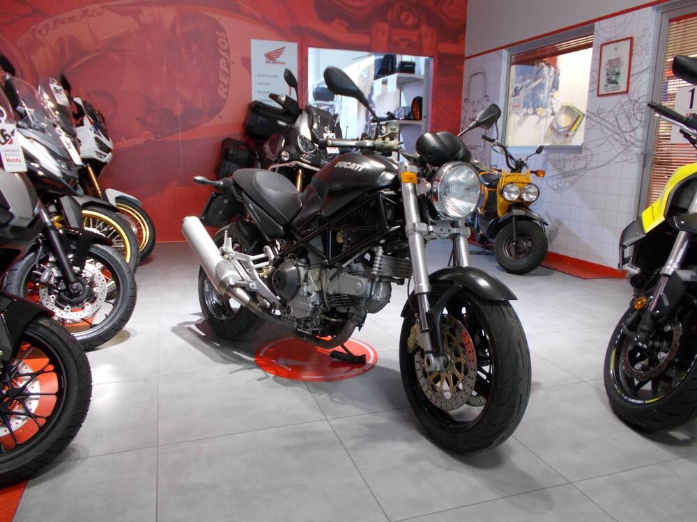 Ducati Monster 900 Dark I.E. (1999 - 02) (9)