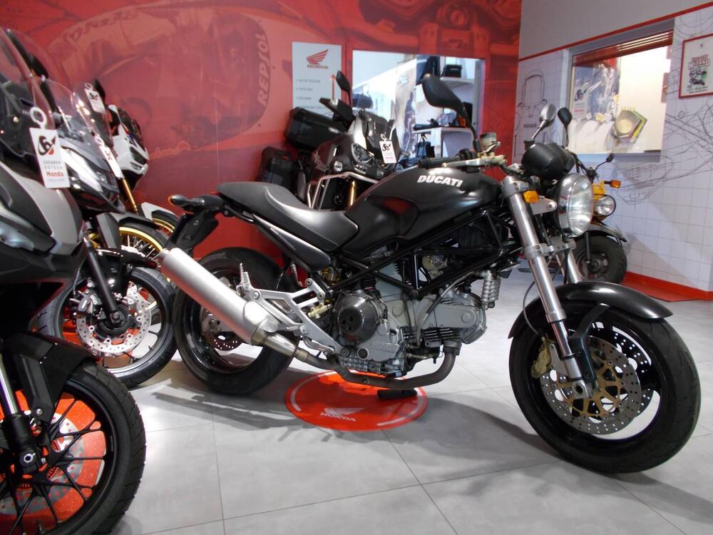 Ducati Monster 900 Dark I.E. (1999 - 02) (11)