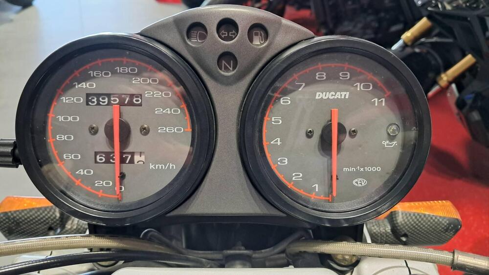 Ducati Monster 900 Dark I.E. (1999 - 02) (13)