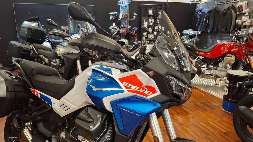Moto Guzzi Stelvio Duecento Tributo (2025) (2)