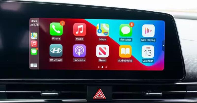 iOS 18.4.1 risolve i problemi di CarPlay: Apple vuole tornare davanti ad Android Auto