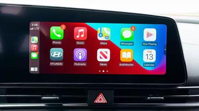 iOS 18.4.1 risolve i problemi di CarPlay: Apple vuole tornare davanti ad Android Auto