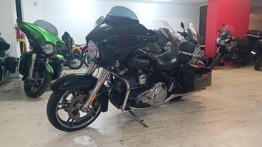 Harley-Davidson 1690 Street Glide Special (2014 - 16) - FLHX (3)