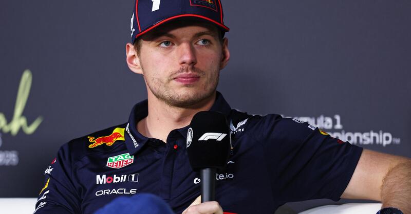 F1. Verstappen show in Arabia Saudita: &quot;Io via da Red Bull? Sono contento del team, ma non della RB21&quot;. Vincere il mondiale? &quot;Non voglio pensarci, siamo lenti&quot;