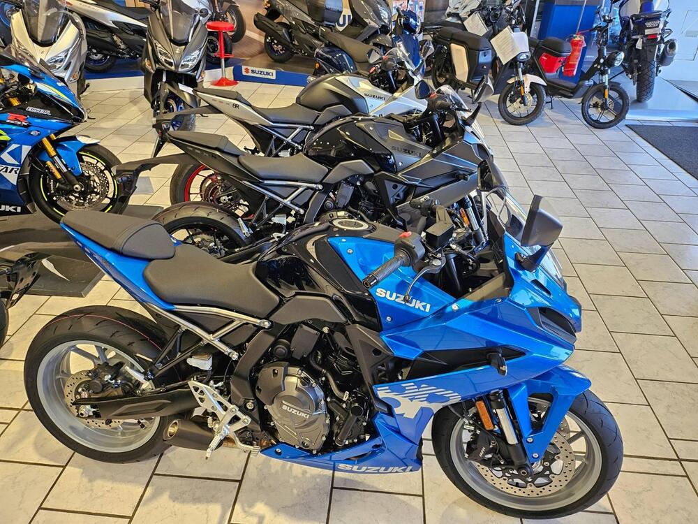 Suzuki GSX-8R (2024 - 25)