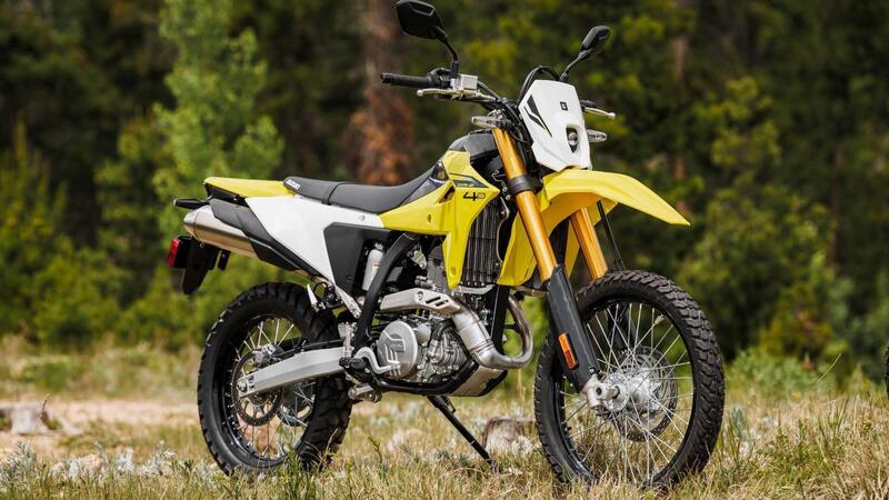 Suzuki svela il listino delle nuove DR-Z4S e DR-Z4SM: prezzo adeguato? 