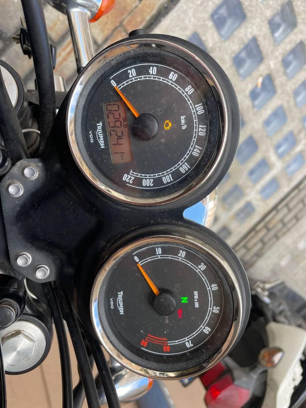 Triumph Bonneville T100 (2008 - 16) (6)