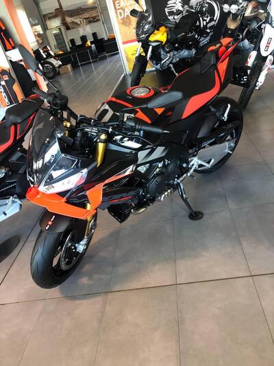 Aprilia Tuono V4 Factory (2025) nuova