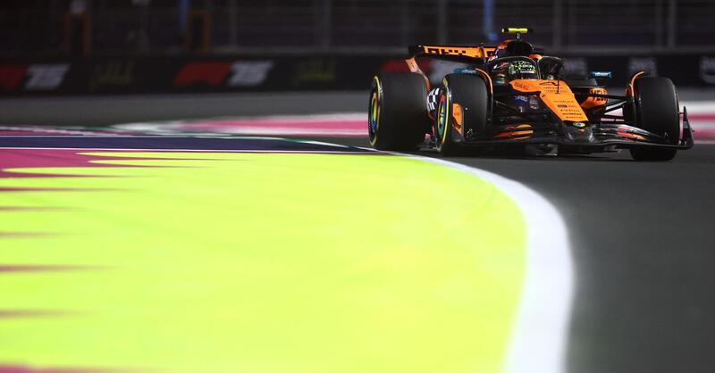 F1. Norris aggressivo, Hamilton in preda ai fantasmi del passato, Leclerc alla ricerca dei tasselli  tasselli del puzzle: ecco cosa abbiamo imparato dalle libere di Jeddah