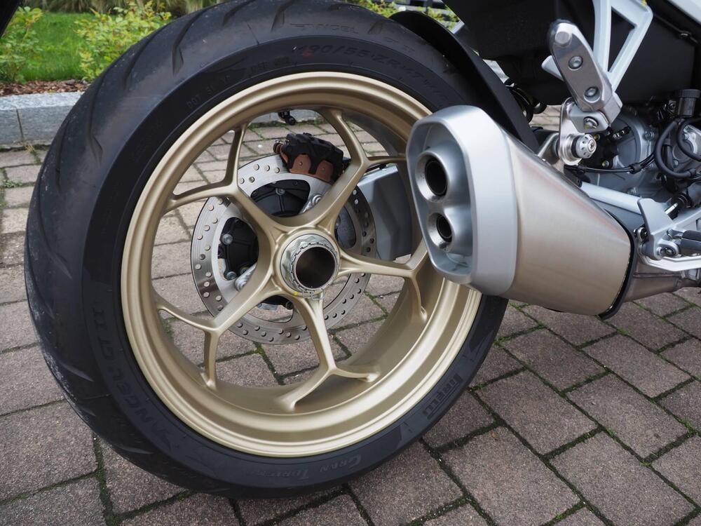 Moto Guzzi V100 Mandello (2022 - 24) (3)