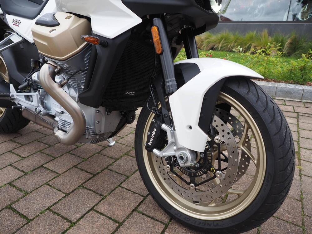 Moto Guzzi V100 Mandello (2022 - 24) (4)