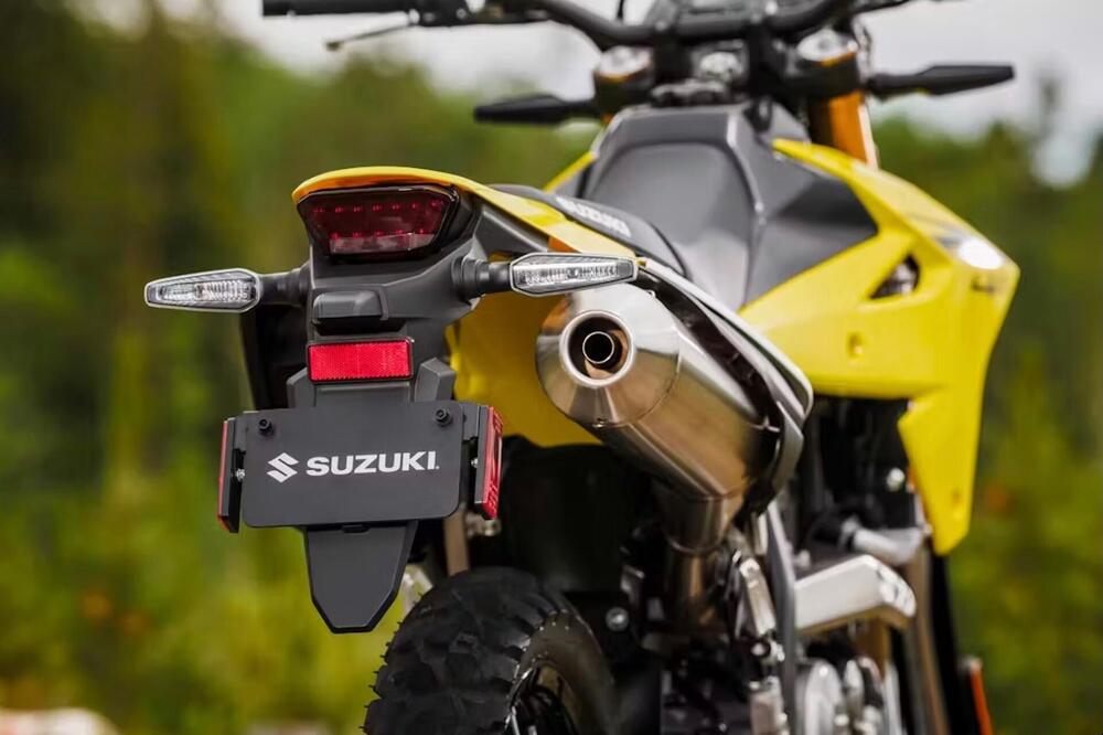 Suzuki DR-Z4S (2025) (11)