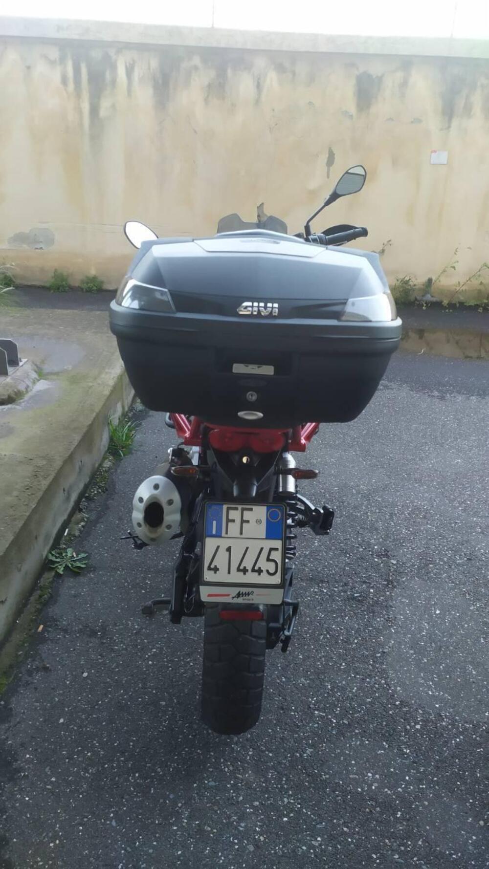 Moto Guzzi V85 TT (2021 - 23) (5)