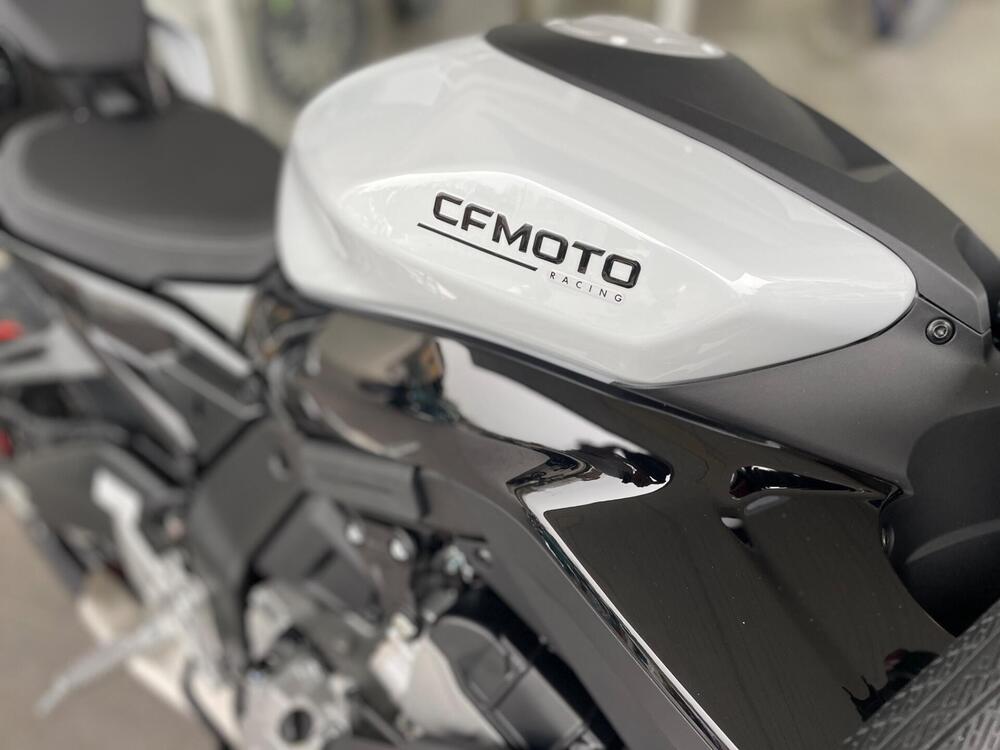 CFMOTO 675SR-R (2025) (8)