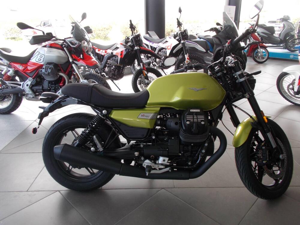 Moto Guzzi V7 Sport (2025) (2)