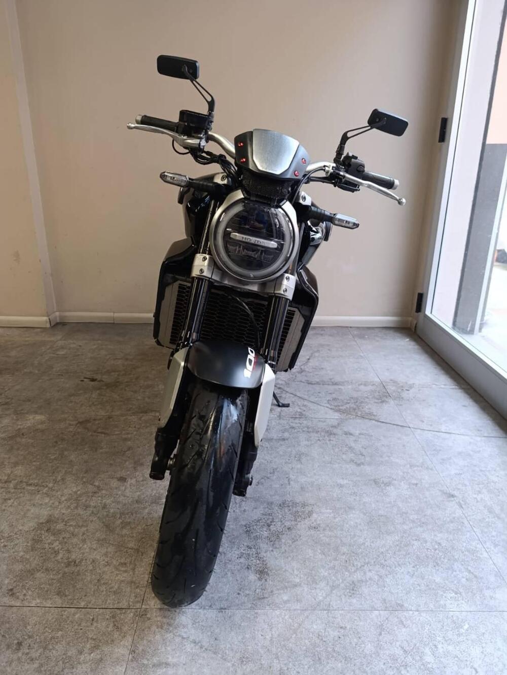 Honda CB 1000 R + Neo Sport Cafè (2019 - 20) (4)
