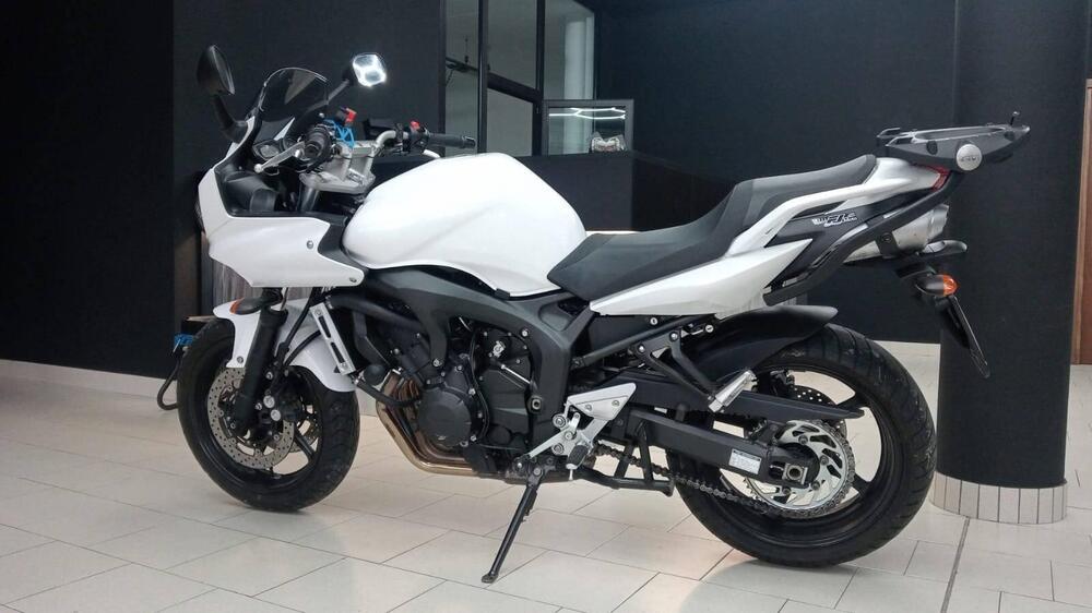 Yamaha FZ6 Fazer (2004 - 07) (3)