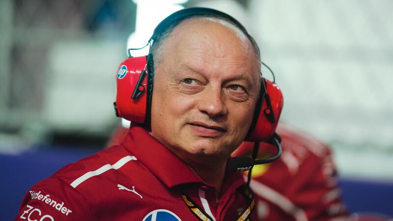F1. L&#039;effetto suolo inghiotte Hamilton? No, per Vasseur c&#039;&egrave; un&#039;altra spiegazione: &quot;Il passo gara c&#039;&egrave; e questo non &egrave; un anno di transizione verso il 2026&quot;