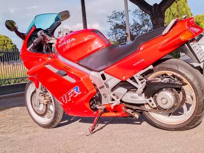 Honda VFR 750 F (1990 - 93) usata