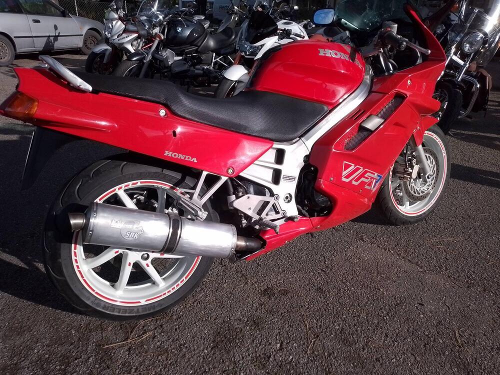 Honda vFR 750 F (2)