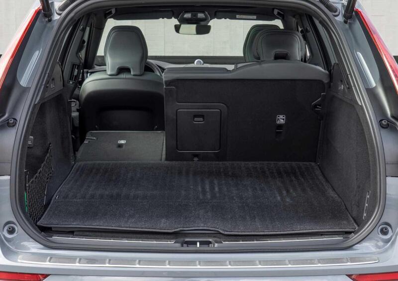 VOLVO Veicoli Commerciali XC60 (2019-->>) (13)