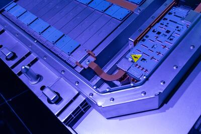 La guerra delle batterie all'ultimo istante: CATL supera BYD, 520 km in 5 minuti