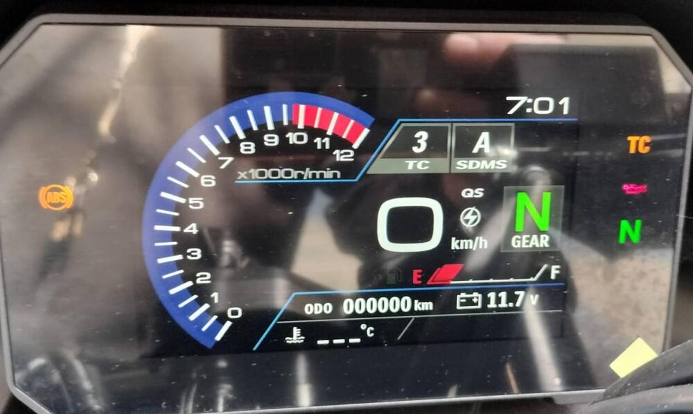 Suzuki GSX-8R (2024 - 25) (7)