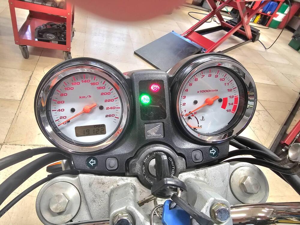 Honda Hornet 600 (2003 - 04) (9)