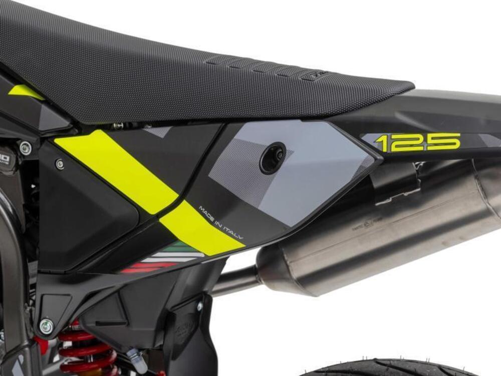 Fantic Motor XMF 125 Motard Performance 4t (2021 - 22) (2)