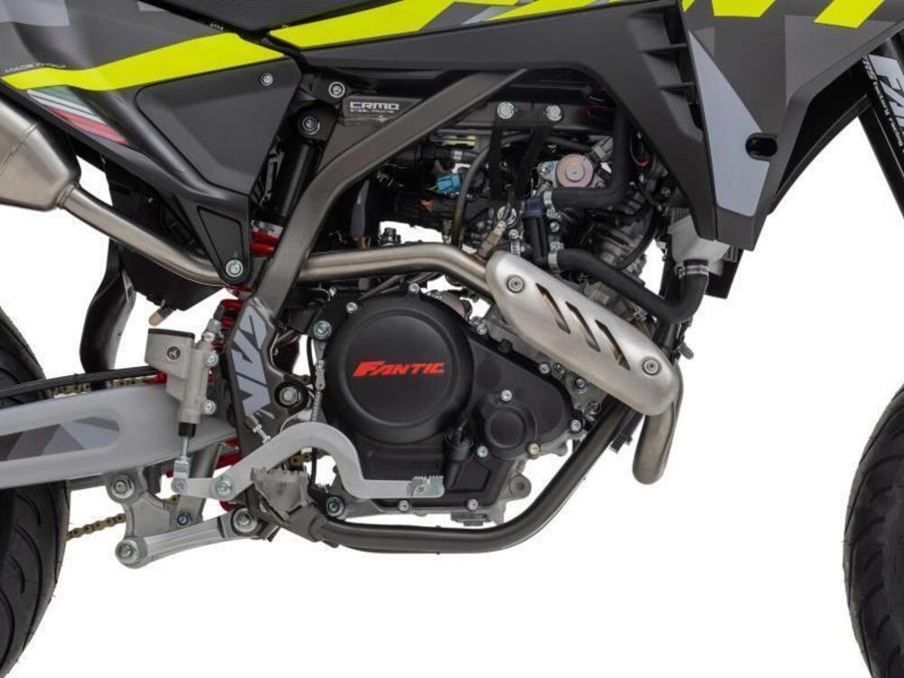 Fantic Motor XMF 125 Motard Performance 4t (2021 - 22) (3)