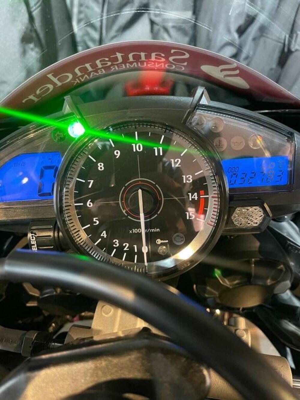 Yamaha YZF R1 (2007 - 08) (10)