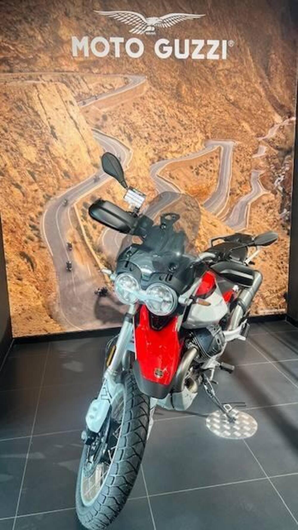 Moto Guzzi V85 TT (2024 - 25) (3)