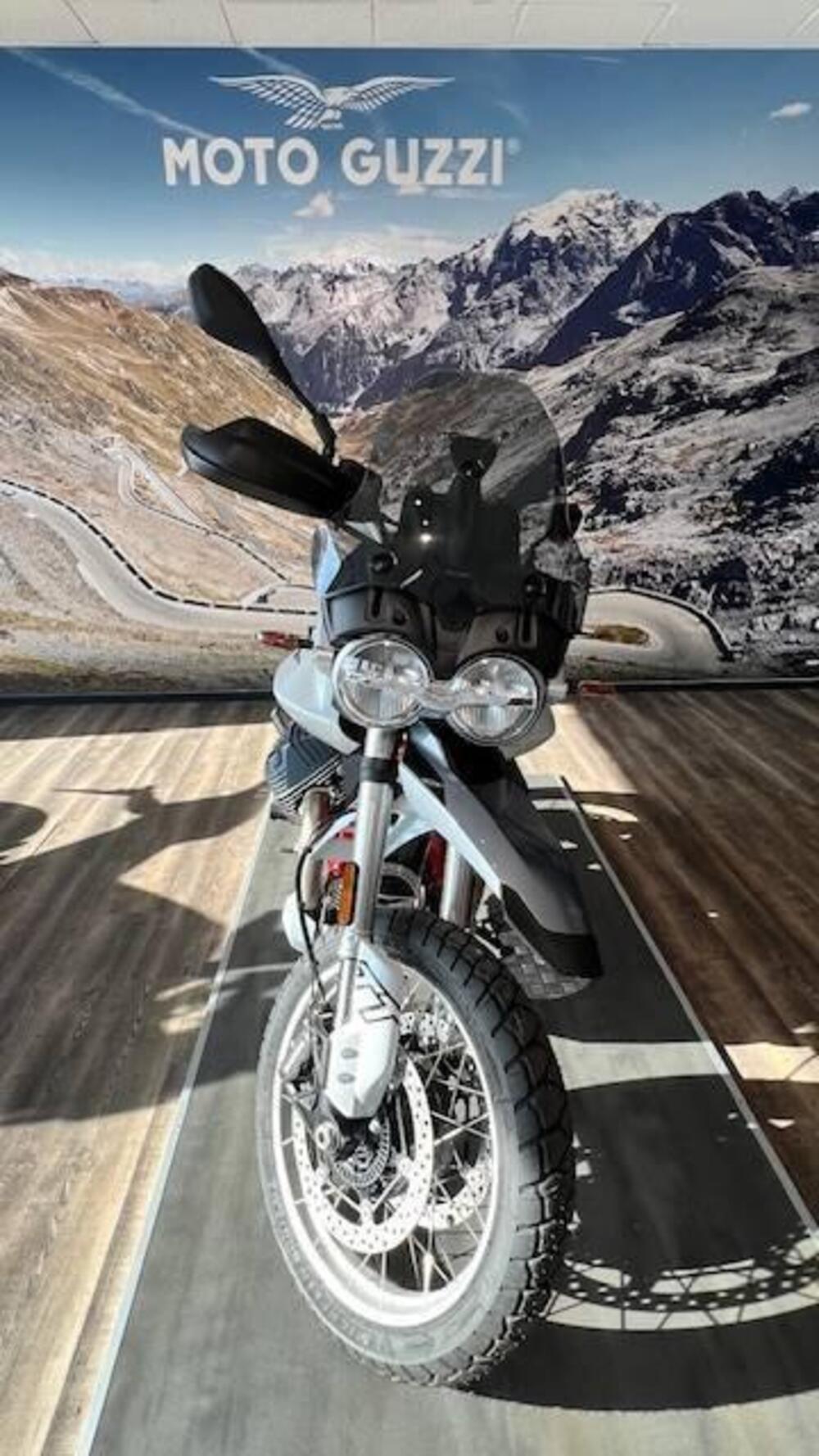 Moto Guzzi V85 TT (2024 - 25) (2)