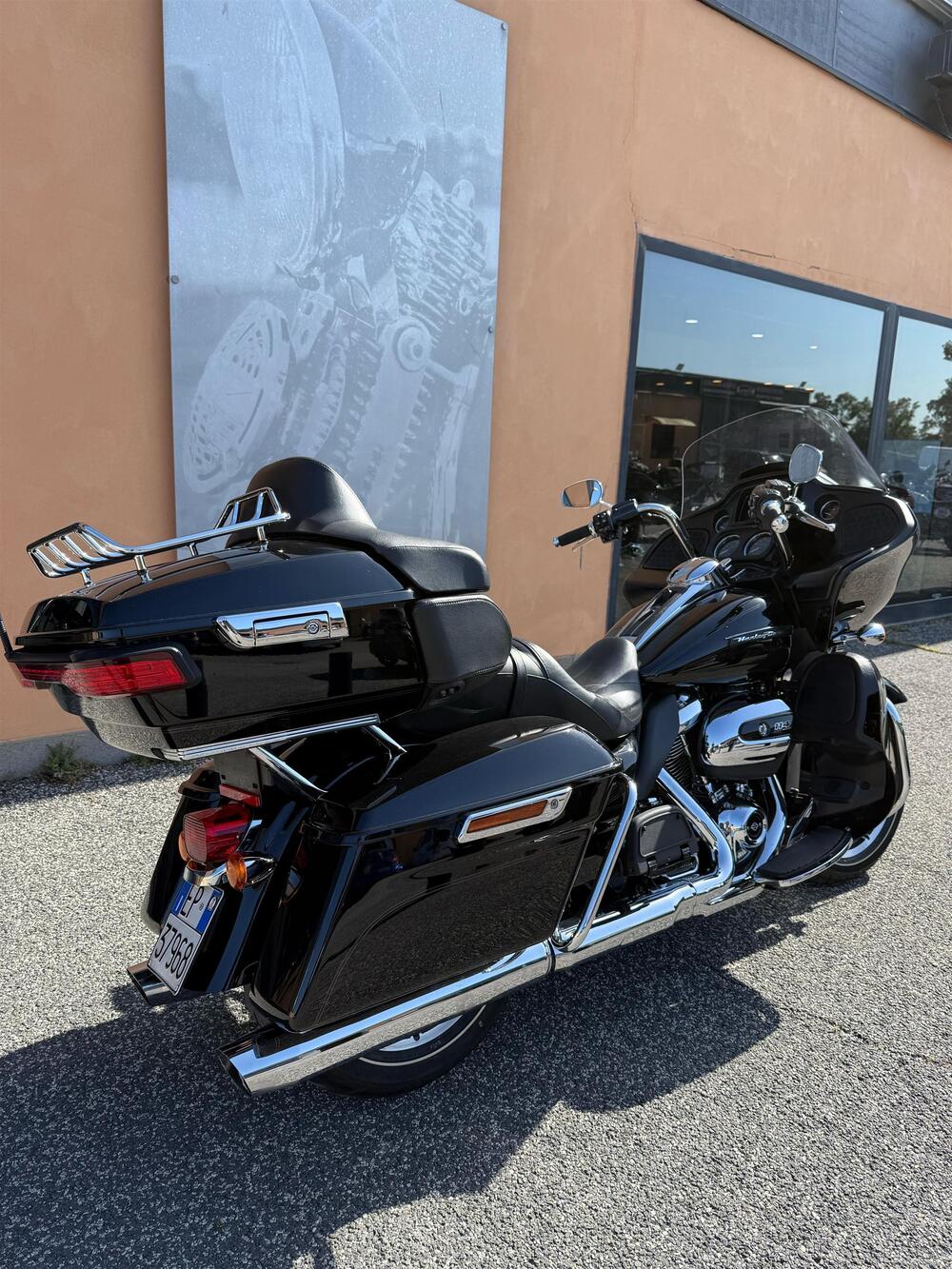 Harley-Davidson 114 Road Glide Ultra (2019) - FLTRXU (2)