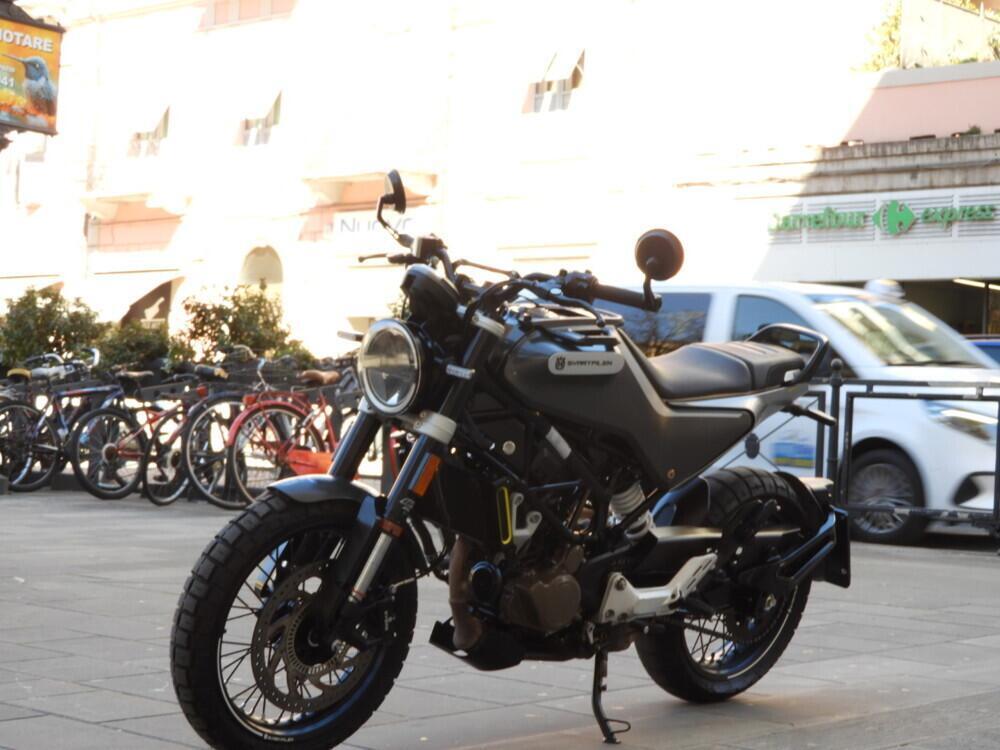 Husqvarna Svartpilen 125 (2021 - 23) (3)