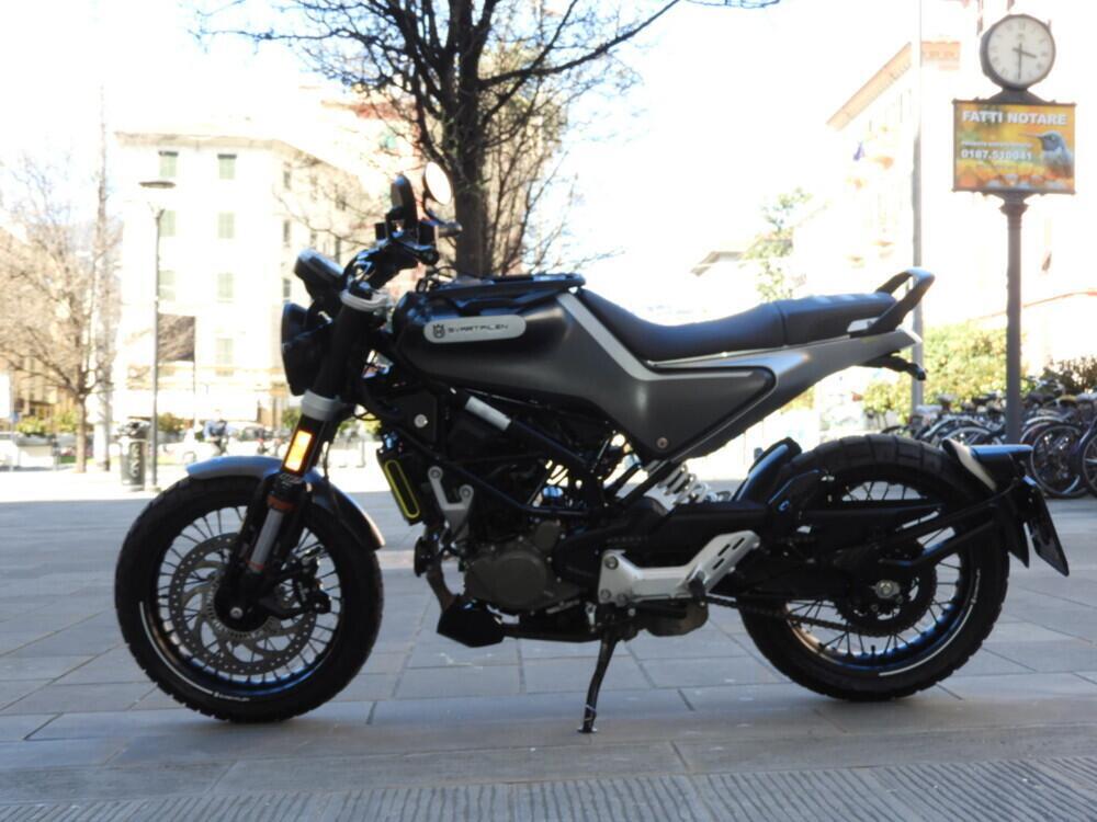 Husqvarna Svartpilen 125 (2021 - 23) (4)