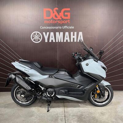 Yamaha T-Max 560 (2025) usata