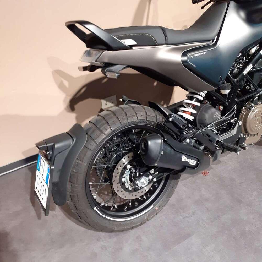 Husqvarna Svartpilen 401 (2021 - 23) (3)