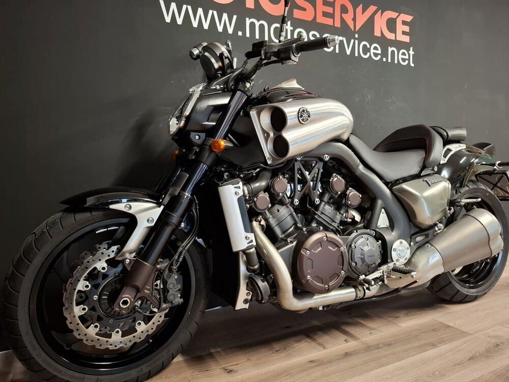 Yamaha VMAX (2008 - 17) (2)