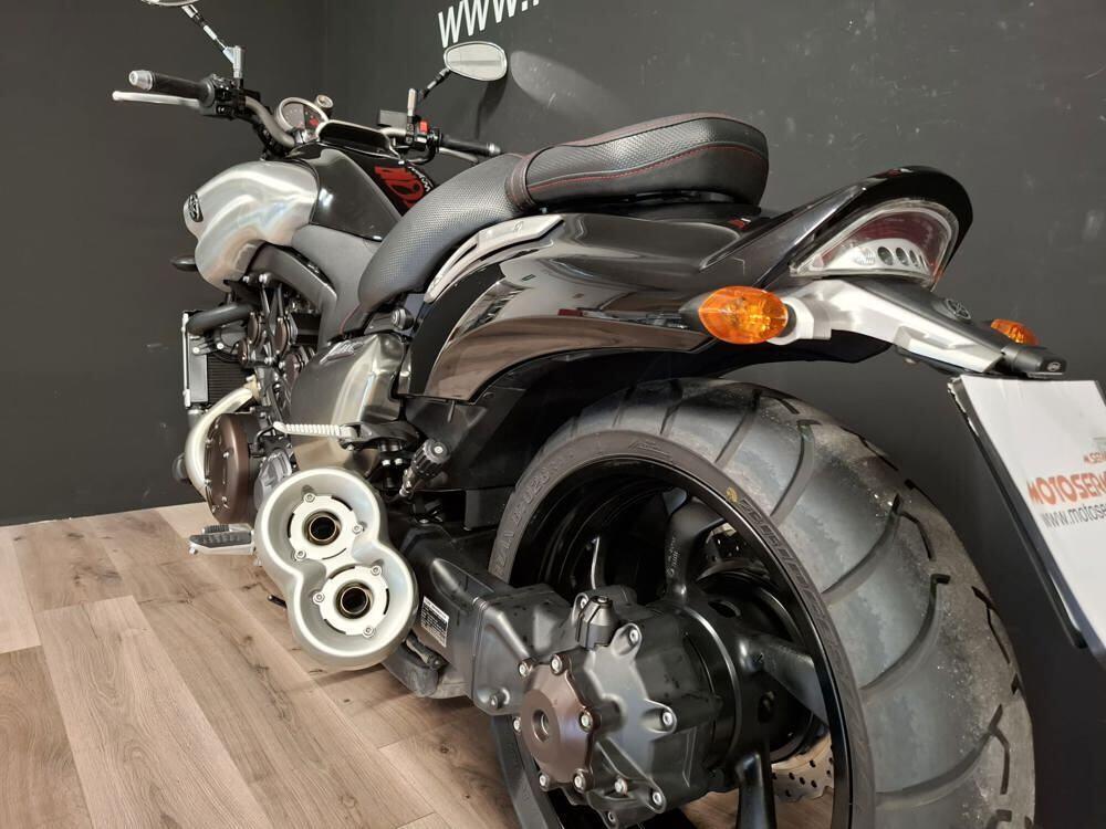 Yamaha VMAX (2008 - 17) (3)