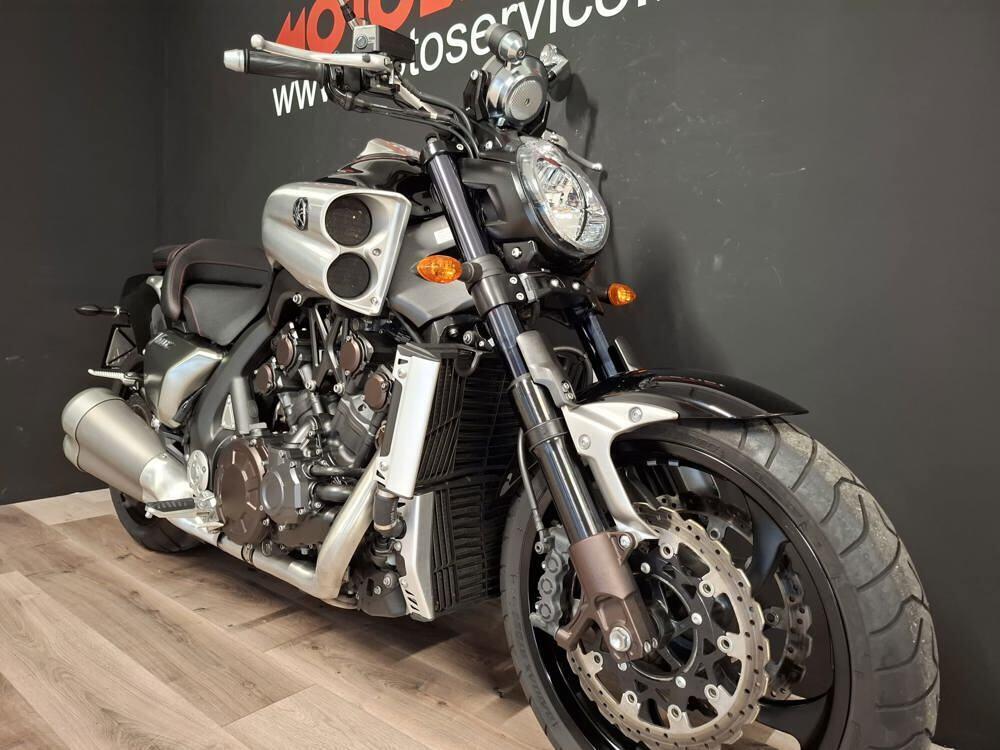 Yamaha VMAX (2008 - 17) (5)