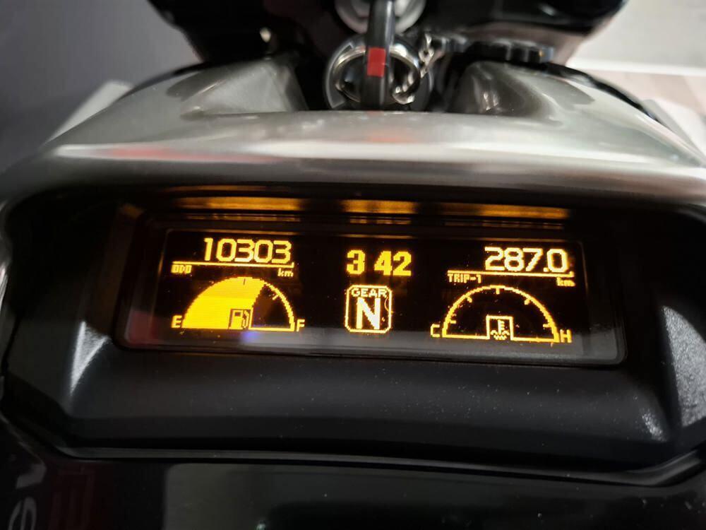 Yamaha VMAX (2008 - 17) (7)